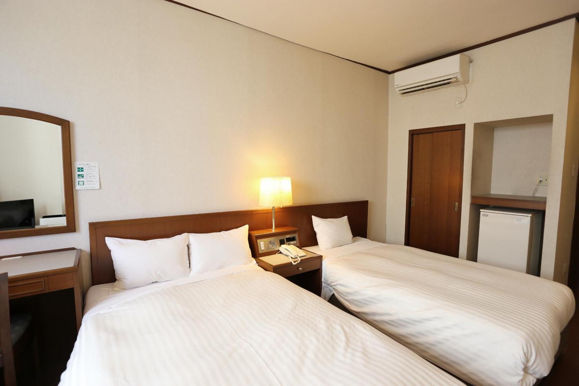 Hotel Castle Inn Suzuka Exterior photo